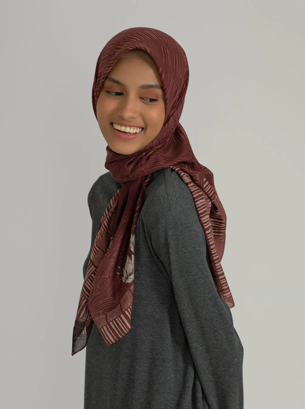 BHANAVI SCARF BURGUNDY