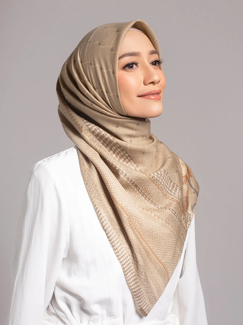 CAELIA SCARF ARMADILLO